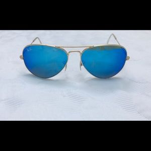 Ray-Ban’s 58mm blue flash lens aviator sunglasses